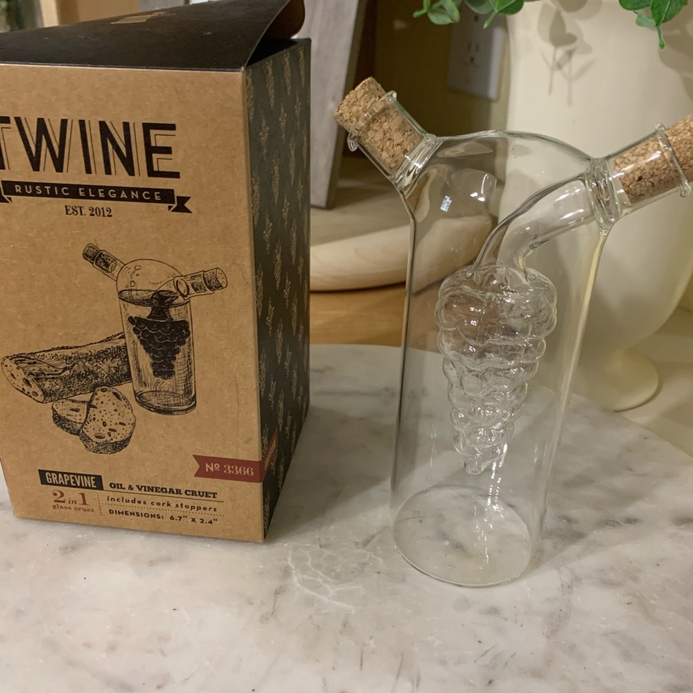 Oil and vinegar cruet